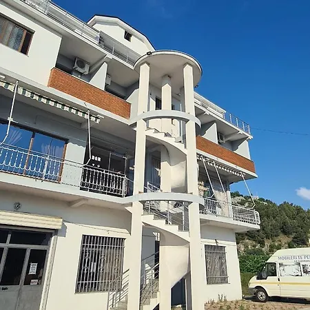 Nicola Otel Lezhë