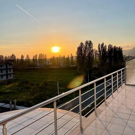 Otel Nicola Lezhë