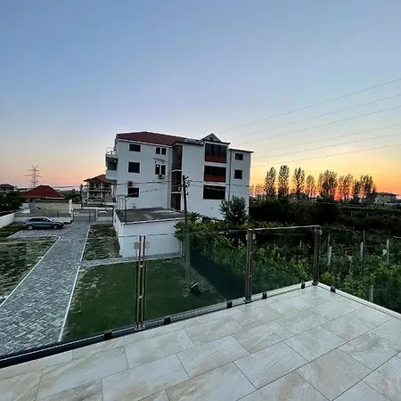 Otel Nicola Lezhë