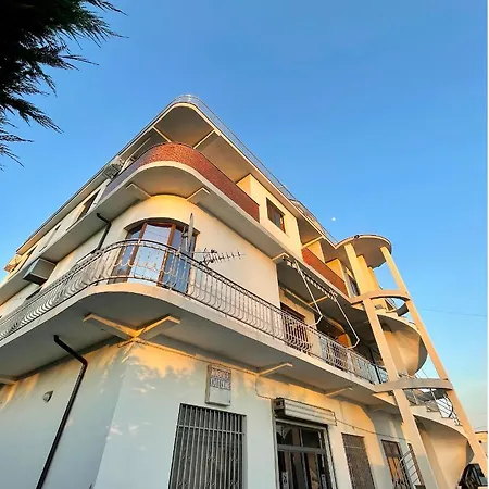 Otel Nicola Lezhë